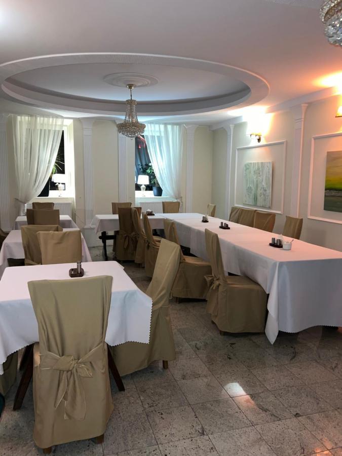 Gosciniec Asticus Bed & Breakfast Jaroslaw Ngoại thất bức ảnh