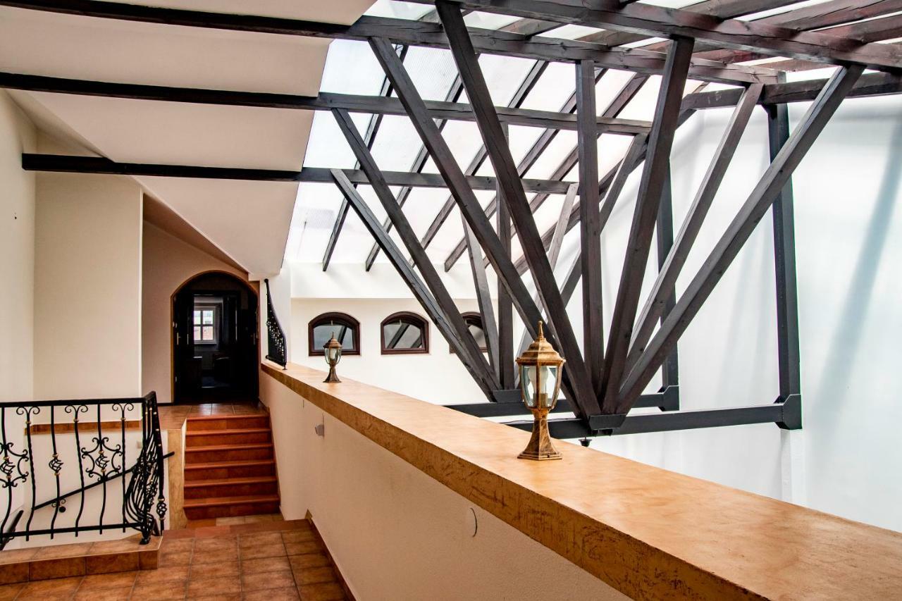 Gosciniec Asticus Bed & Breakfast Jaroslaw Ngoại thất bức ảnh