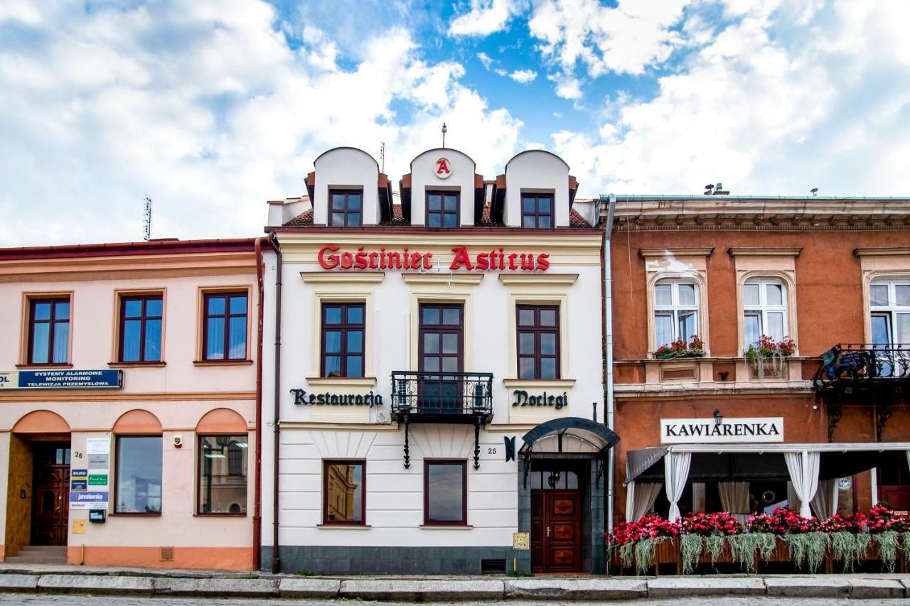 Gosciniec Asticus Bed & Breakfast Jaroslaw Ngoại thất bức ảnh