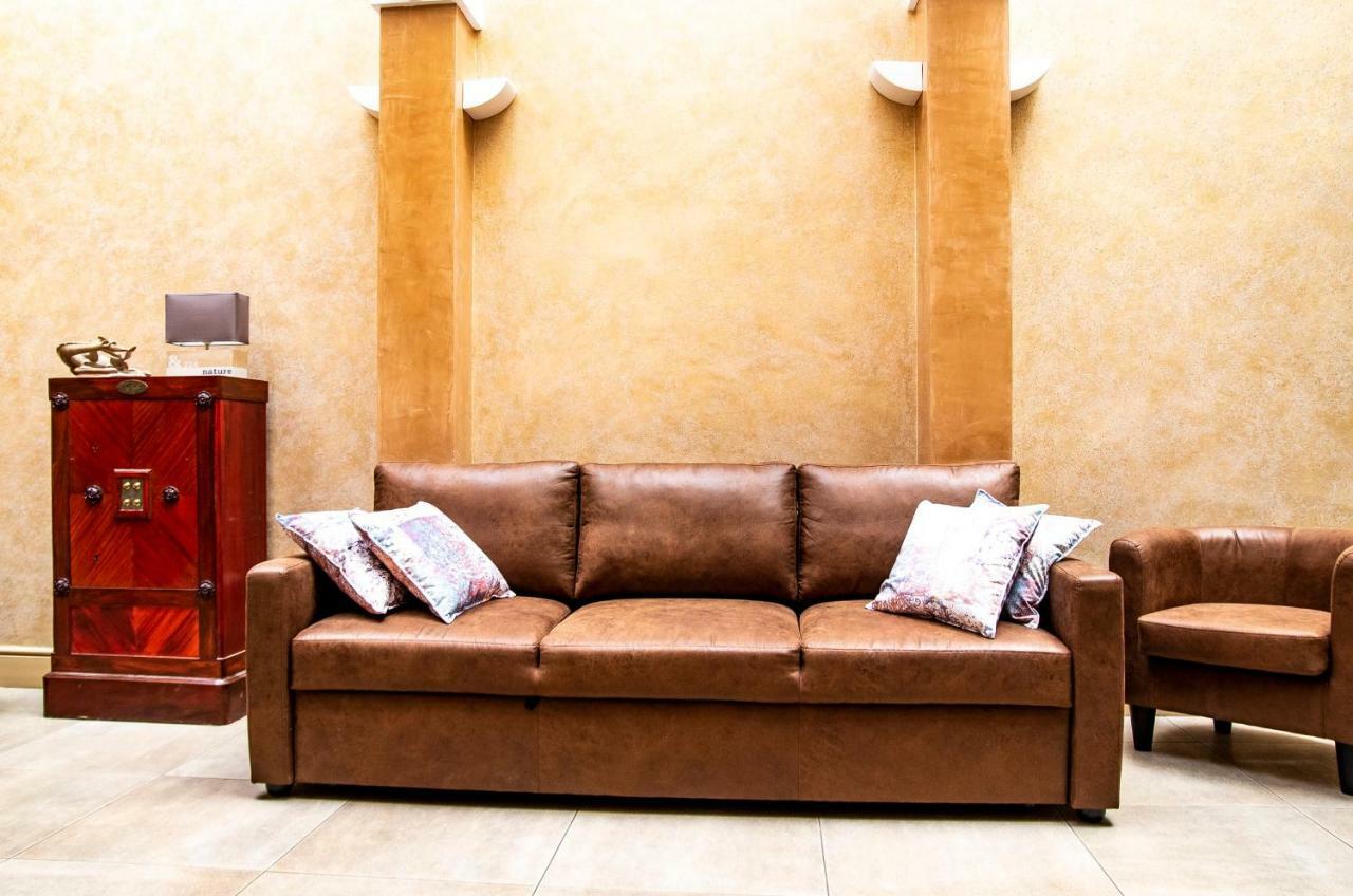 Gosciniec Asticus Bed & Breakfast Jaroslaw Ngoại thất bức ảnh