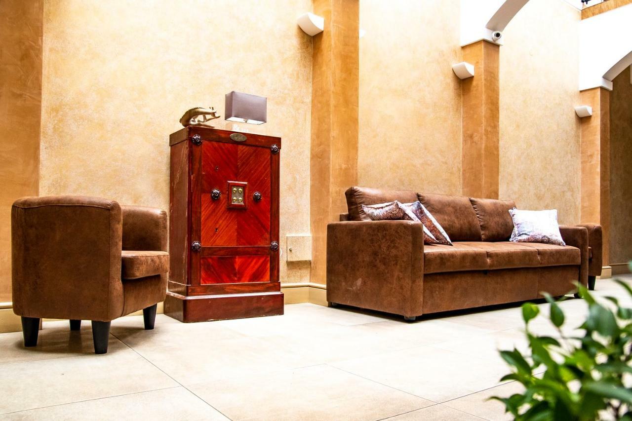 Gosciniec Asticus Bed & Breakfast Jaroslaw Ngoại thất bức ảnh
